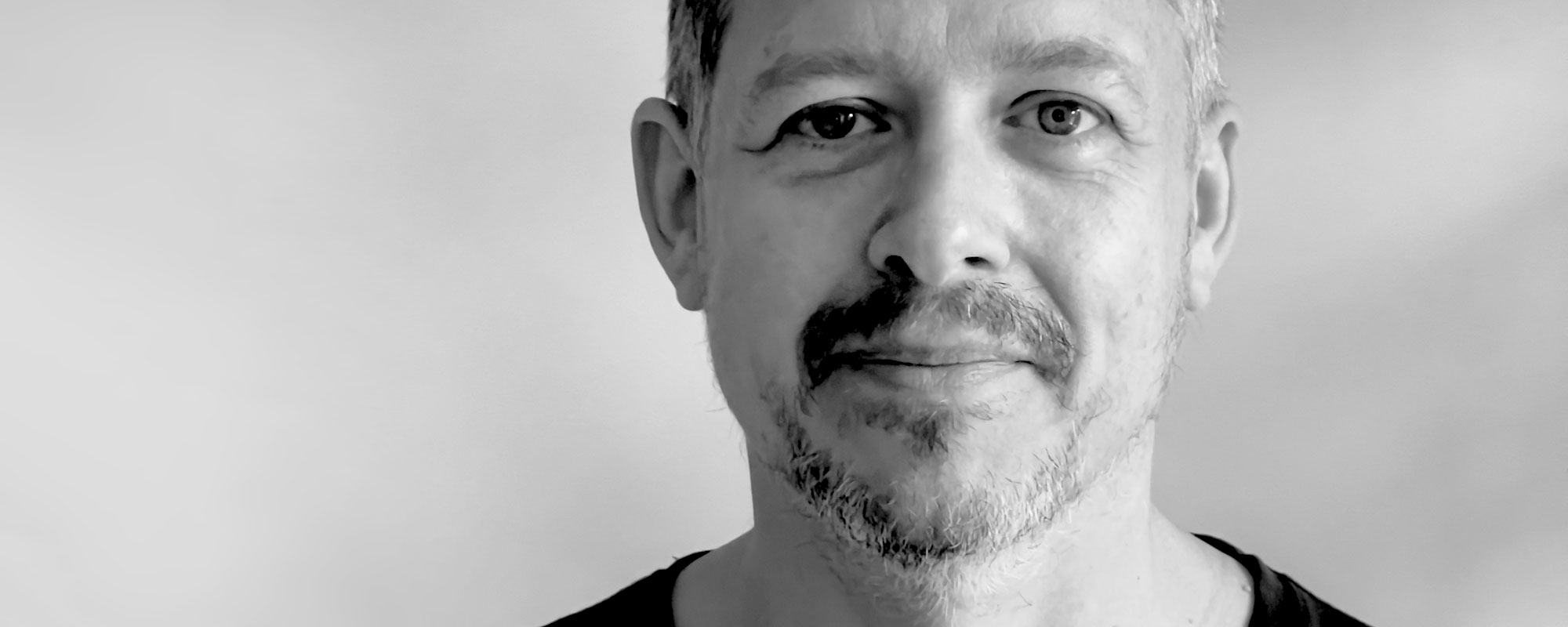 ART TALK MED MIKKEL PEDERSBÆK I UDSTILLINGEN 'AFLJRINGER'
